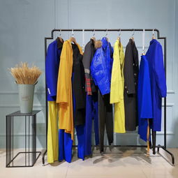 自然剪裁輕松地展現了品牌不凡的品質 品牌折扣女裝一手貨源批發走份